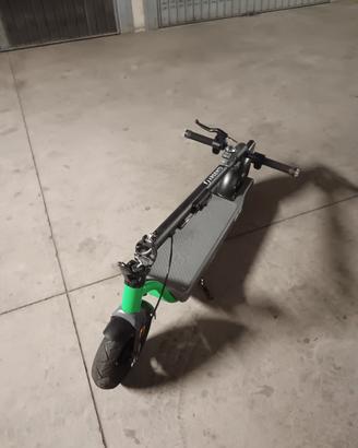 Monopattino elettrico Argento
