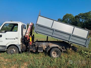nissan cabstar ribaltabile con gru 
