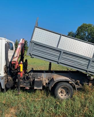 nissan cabstar ribaltabile con gru 