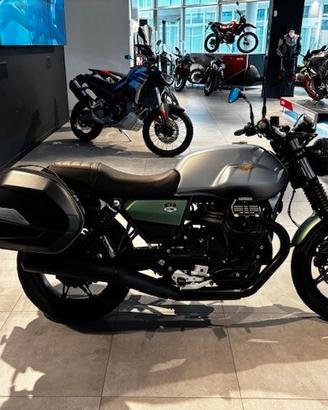 Moto Guzzi V7 IV 850 CENTENARIO