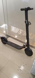 Monopattino Ninebot e22e