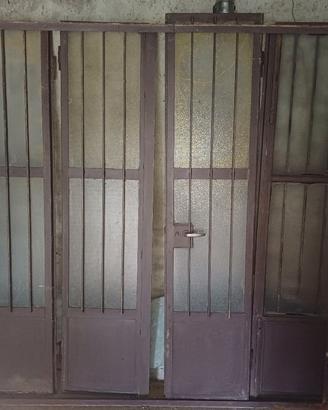 porta in ferro con vetro 4 ante