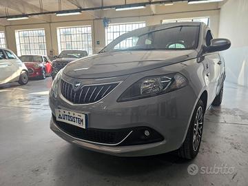 Lancia Ypsilon 1.0 FireFly 5 porte S&S Hybrid Albe