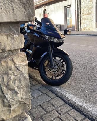 Honda DN 01 € 5,500