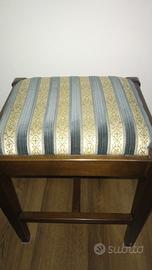 Sgabello in legno per scrittoio