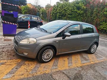 Fiat grande punto 1.2 8v 5p dynamic 157.000 km