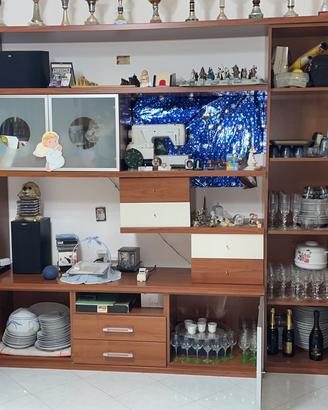 Arredamento parete attezzata