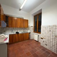 Cucina angolare 2,2 metri per 2,70 metri