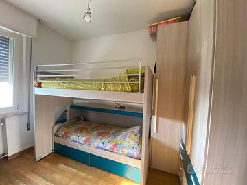 Cameretta con letto a castello scorrevole