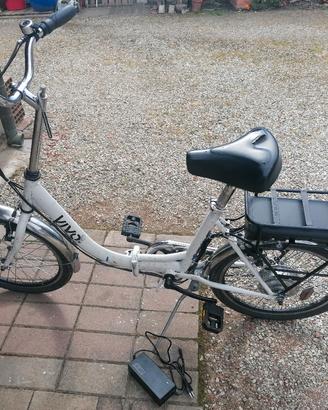 bici elettrica vivo pieghevole pedalata assistita 