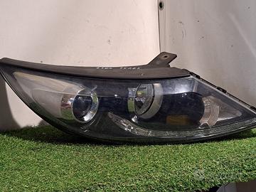 FARO ANTERIORE DESTRO KIA Sportage Serie 921023U27