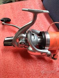 Mulinello pesca surf casting Daiwa emblem