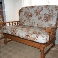 Set divano due posti e due poltrone in pino.Nuovi