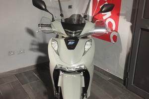 Honda SH 150 2024 buono