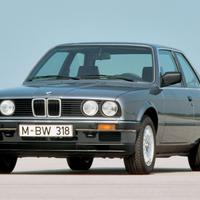 BMW serie E30 ricambi usati 318i originali
