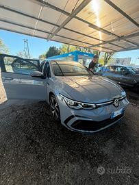 Golf 8 R Line 130cv