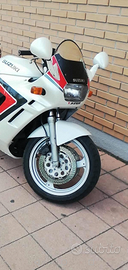 Suzuki gsx 750