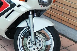 Suzuki gsx 750