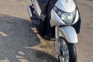 Piaggio beverly 250