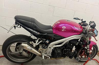 Triumph Speed Triple 955i - custom coda corta
