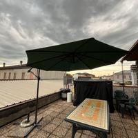 Ombrellone da esterno con copertura anti pioggia