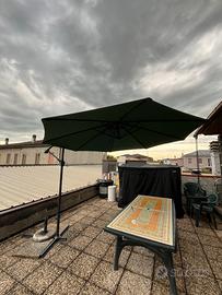 Ombrellone da esterno con copertura anti pioggia