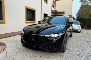 Maserati Levante GranSport AWD 3.0 V6 250cv Diesel