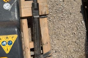 Martello demolitore Mustang HM100 per mini escavat
