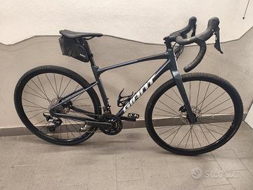 Bici gravel Giant revolt 0