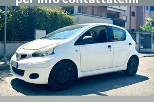 Toyota aygo 1.0 5 porte 2010 ideale per ne