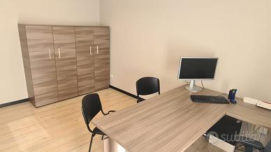 MOBILI UFFICIO + COMPUTER E FOTOCOPIATRICE