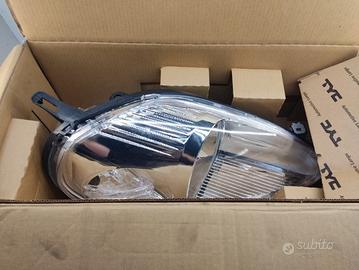Proiettore destro FIAT GRANDE PUNTO EVO del 2011