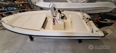 Barca Best 5mt +40/60cv Mercury 4T iniezione