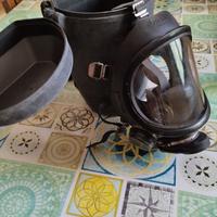 Maschera anti fumo e anti gas.