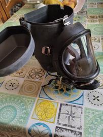 Maschera anti fumo e anti gas.
