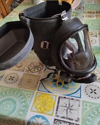 Maschera anti fumo e anti gas.