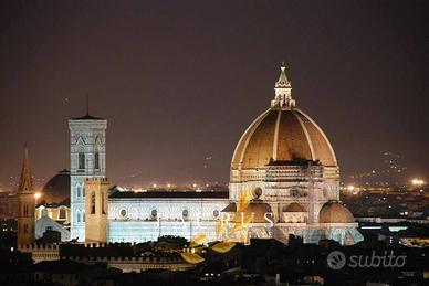 Palazzo / Stabile di 1500 m² con più di 5 locali a