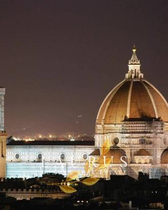 Palazzo / Stabile di 1500 m² con più di 5 locali a