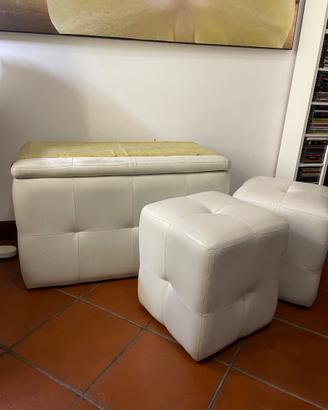 Puff contenitore con due sedie annesse
