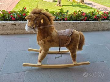 Cavallo a dondolo