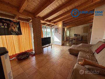 Indipendente al piano terra con giardino