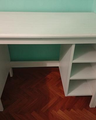 Scrivania e sedia Ikea 