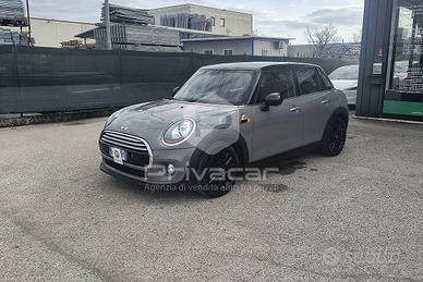 MINI Mini 1.5 Cooper D 5 porte