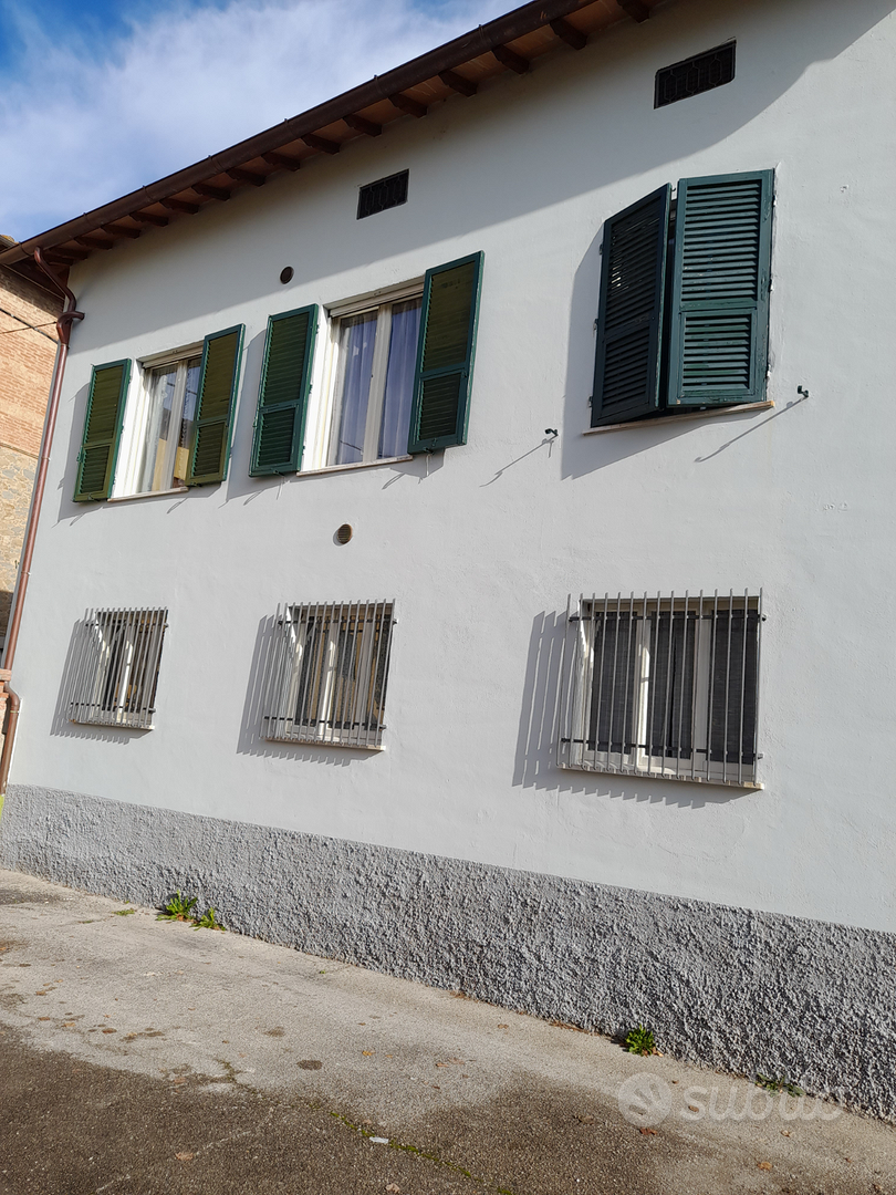 Edificio indipendente centro storico Mugnano