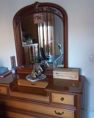 Mobile specchio e cassetti