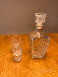 Bottiglia liquore con 4 bicchierini