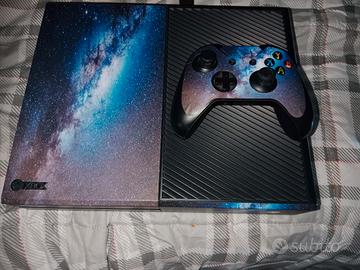Xbox One 500GB + 1 tb 2 pad giochi e accessori.