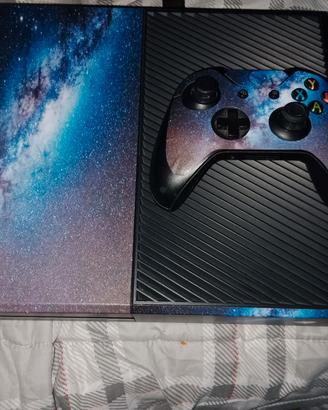 Xbox One 500GB + 1 tb 2 pad giochi e accessori.