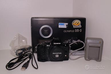 Olympus OM-D E-M10 Mark I  con difetto leggere