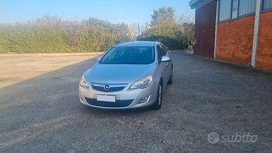 Opel Astra 1.7 CDTI 110CV Sports Tourer Cosmo